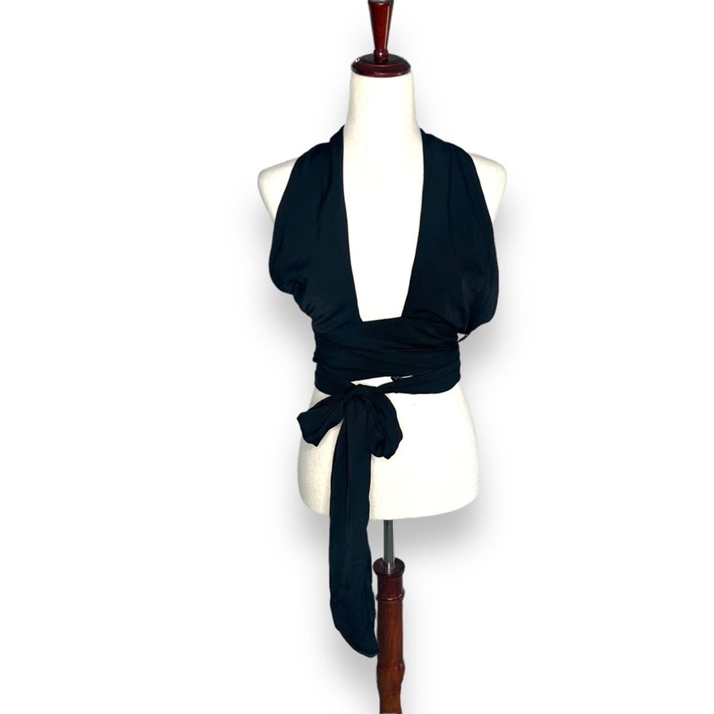 superdown Black Halter Crop Top - Picture 4 of 12